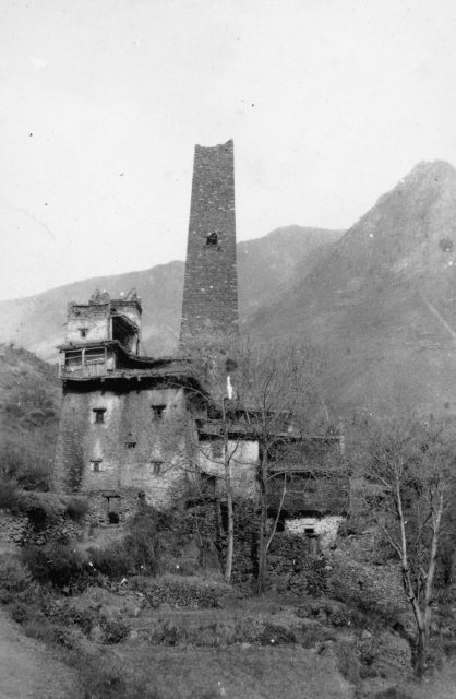 巴旺碉房 1941-12.jpg