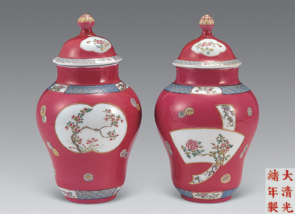 胭脂红开光粉彩花卉纹罐.jpg